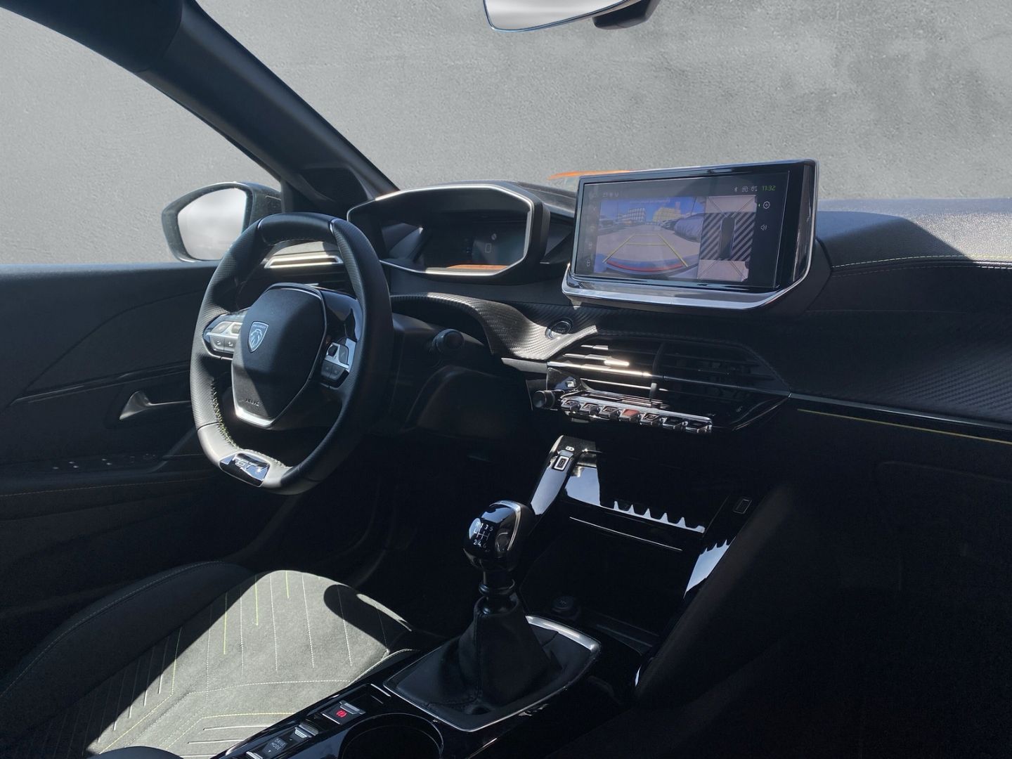 Fahrzeugabbildung Peugeot 208 GT 1.2 PureTech 100 EU6e *Navi*RFK*Sitzh.*LE