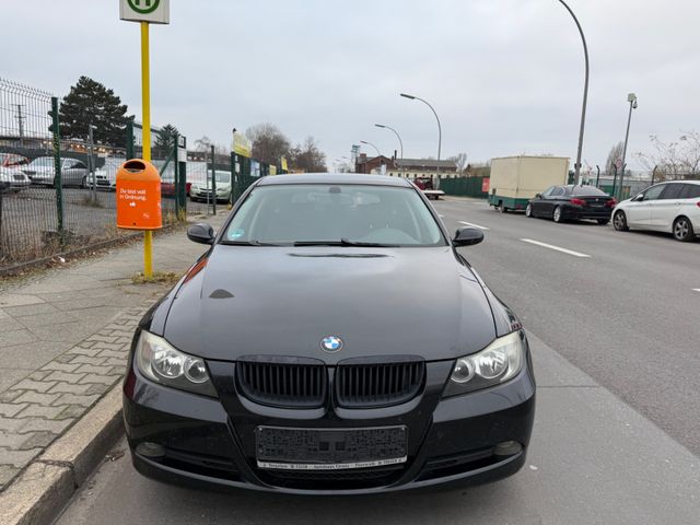 BMW 320 Baureihe 3 Touring 320i Automatik! Leder!