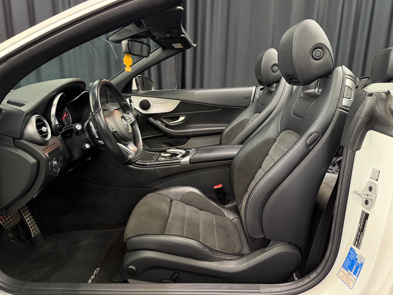 Fahrzeugabbildung Mercedes-Benz C 180 Cabrio |AMG-LINE|LED|RF-CAM|AUTOMATIK