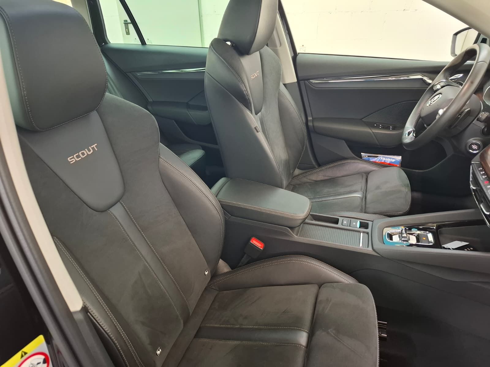 Fahrzeugabbildung SKODA Octavia Combi Scout 2,0 TDI DSG 4x4 +AHK +Kamera