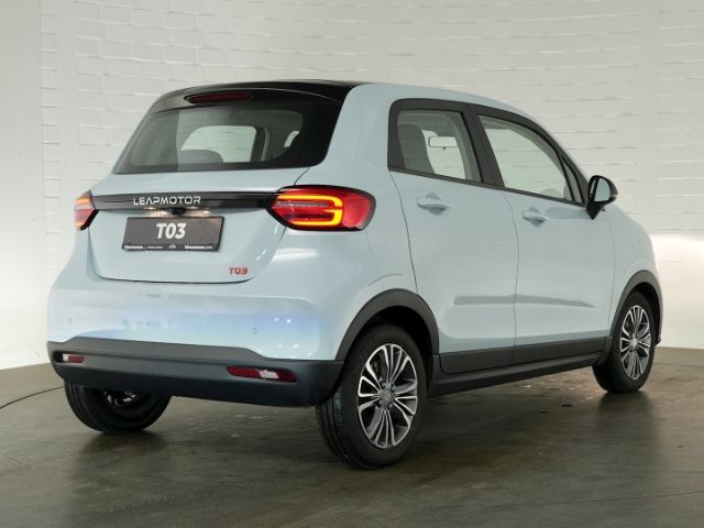 T03 DESIGN 37,3 kWH AT+NAVI+RÜCKFAHRKAMERA+PANOR