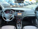 Hyundai i20 Automatik/Navi/TÜV neu/5-türig/Klima/SHZ/ZV - Hyundai i20 Gebrauchtwagen in Köln