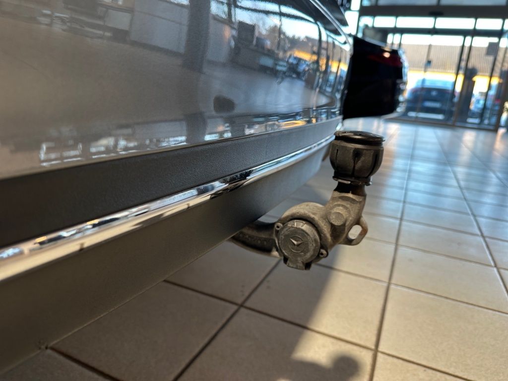 Fahrzeugabbildung Mercedes-Benz E 200 d Avantg. Totwi. AHK Navi LED SHZ Ambie.