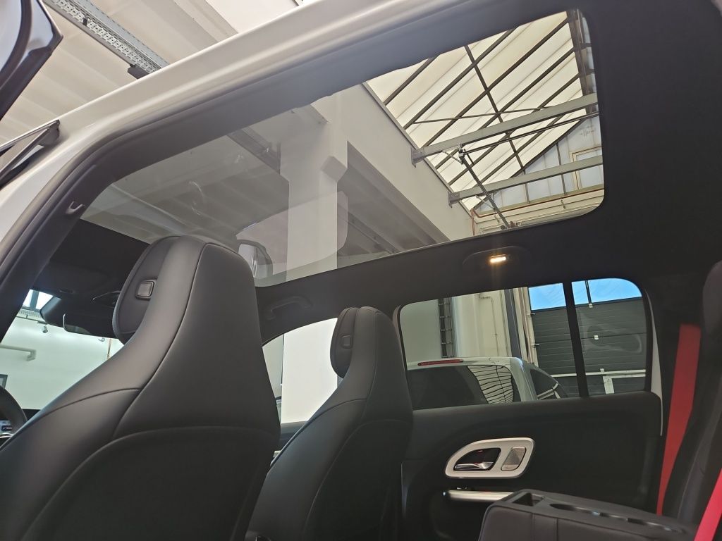 Fahrzeugabbildung Mercedes-Benz GLB 350 4M +AMG+MULTI+AHK+3.SITZREIHE+ASSIST+HUD