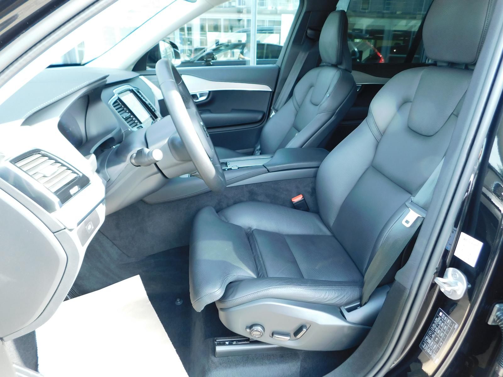 Fahrzeugabbildung Volvo XC90 B5 D Plus Bright