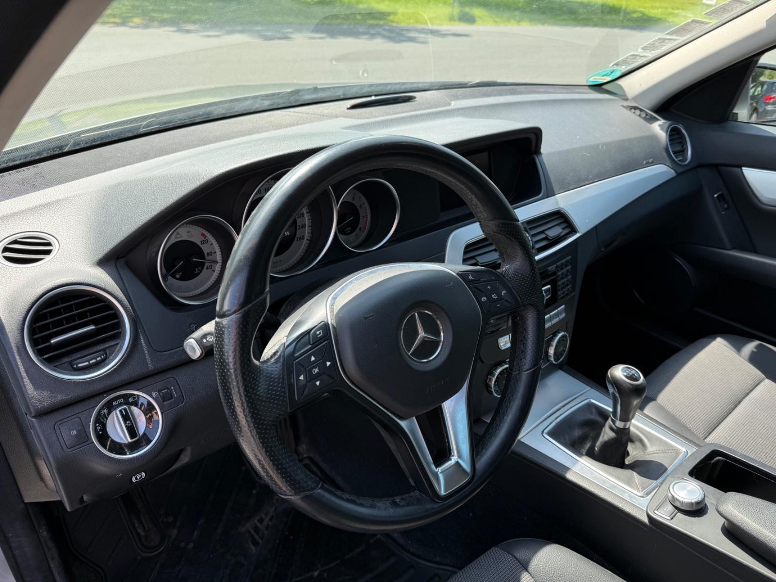 Mercedes-Benz C180 2013 — фото 10