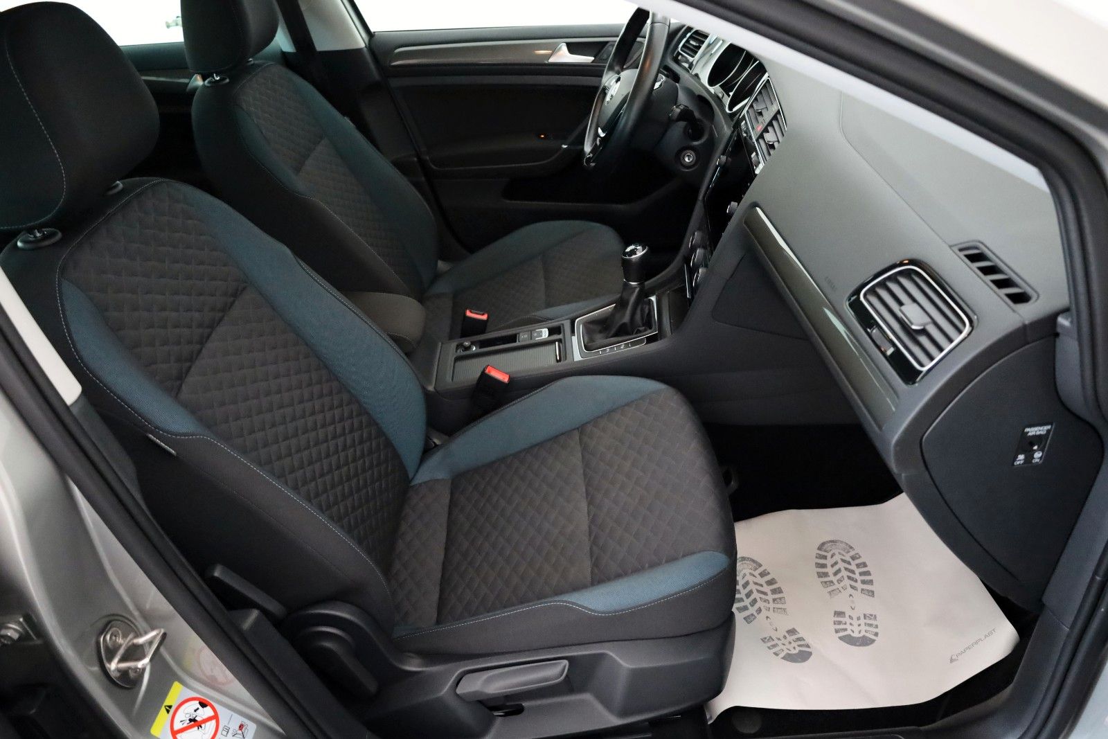 Fahrzeugabbildung Volkswagen Golf VII Variant IQ.DRIVE Navi,ACC,Kamera,SR+WR
