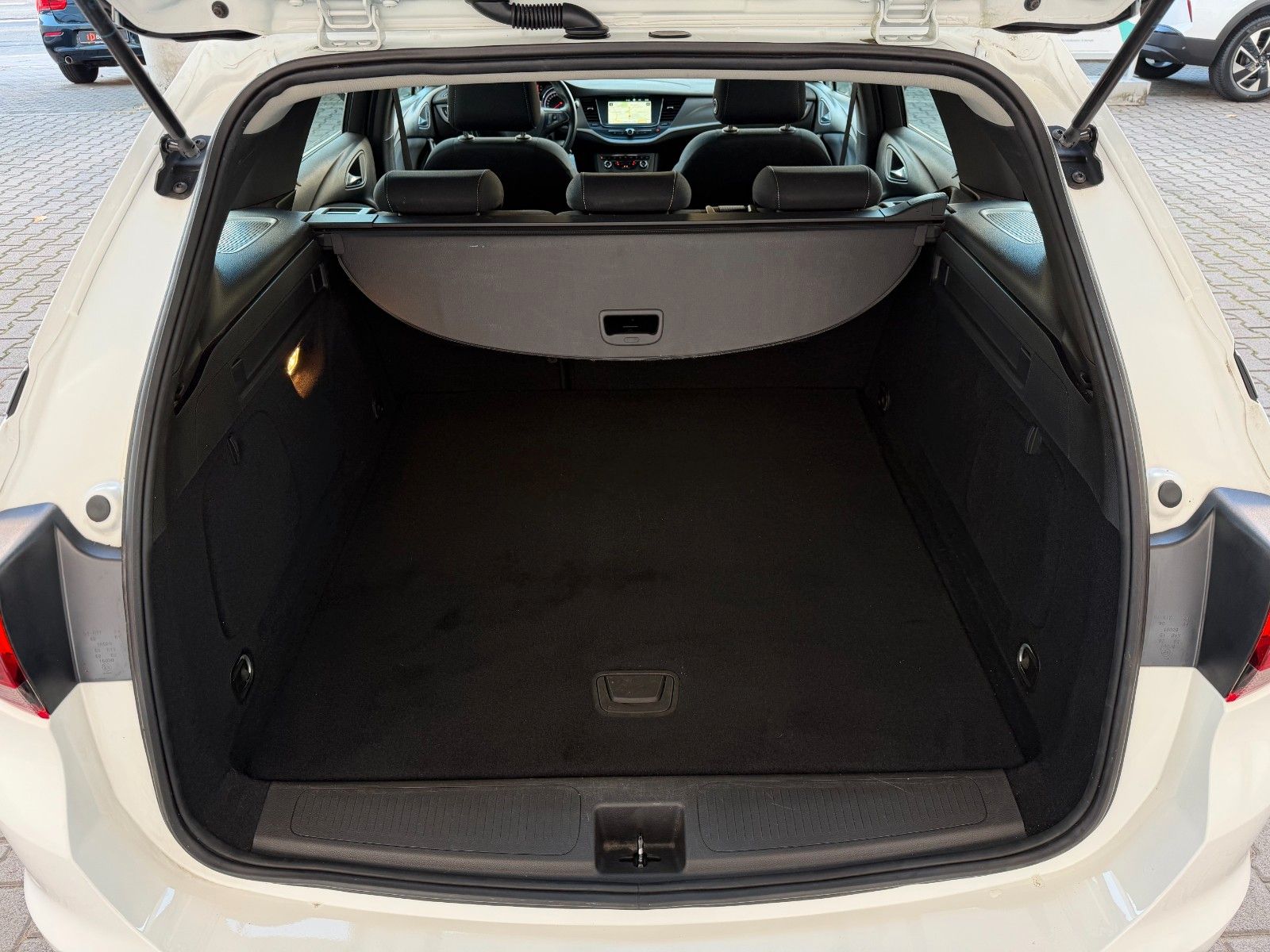 Fahrzeugabbildung Opel Astra K ST Business Edition 110PS Navi/Kamera!