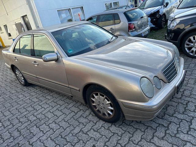 Mercedes-Benz E 200 CDI Avantgarde,Top Zustand