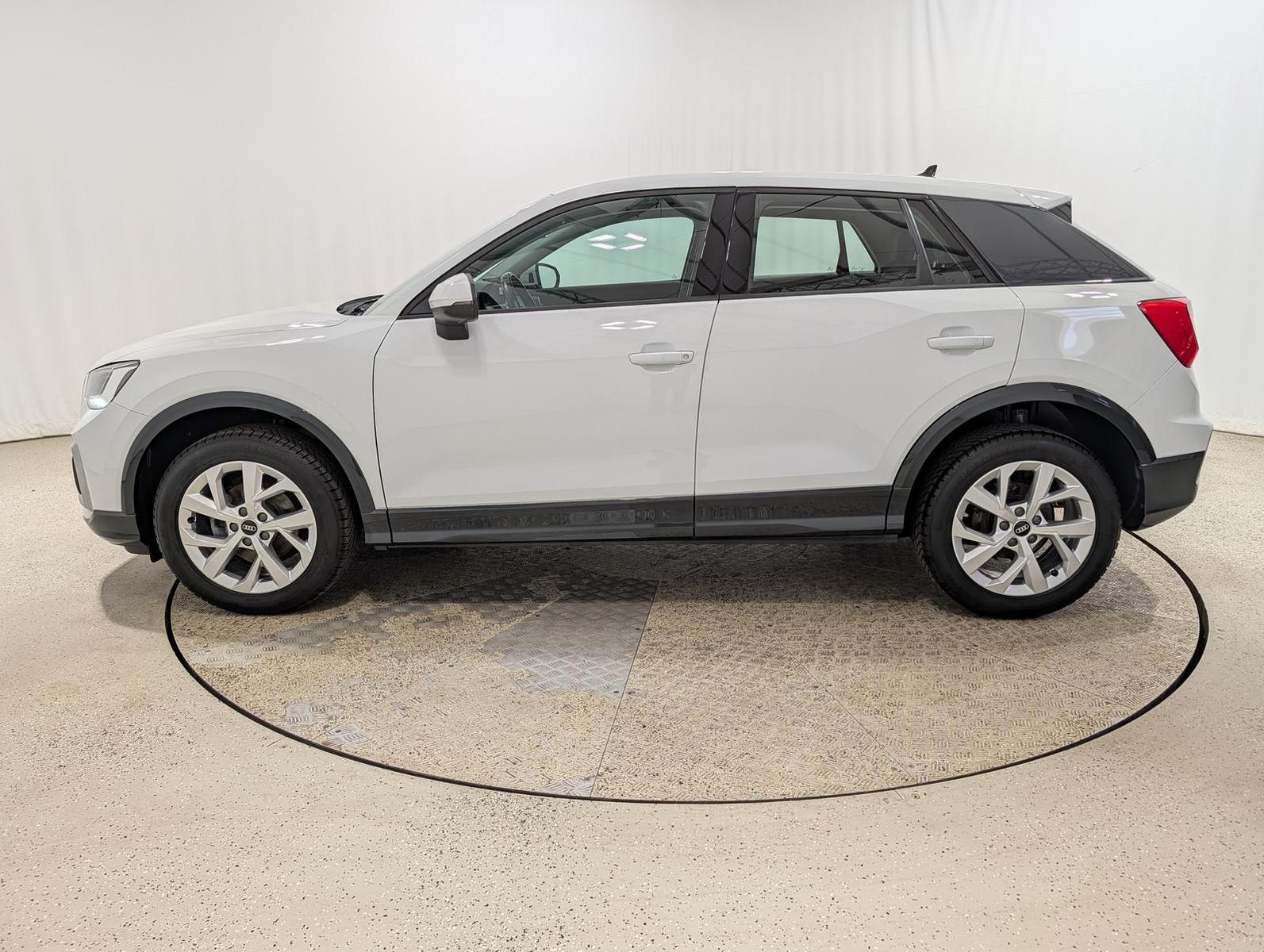 Audi Q2 1.5 TFSI 35 advanced LED Navi Sound RFK, миниатюра 3