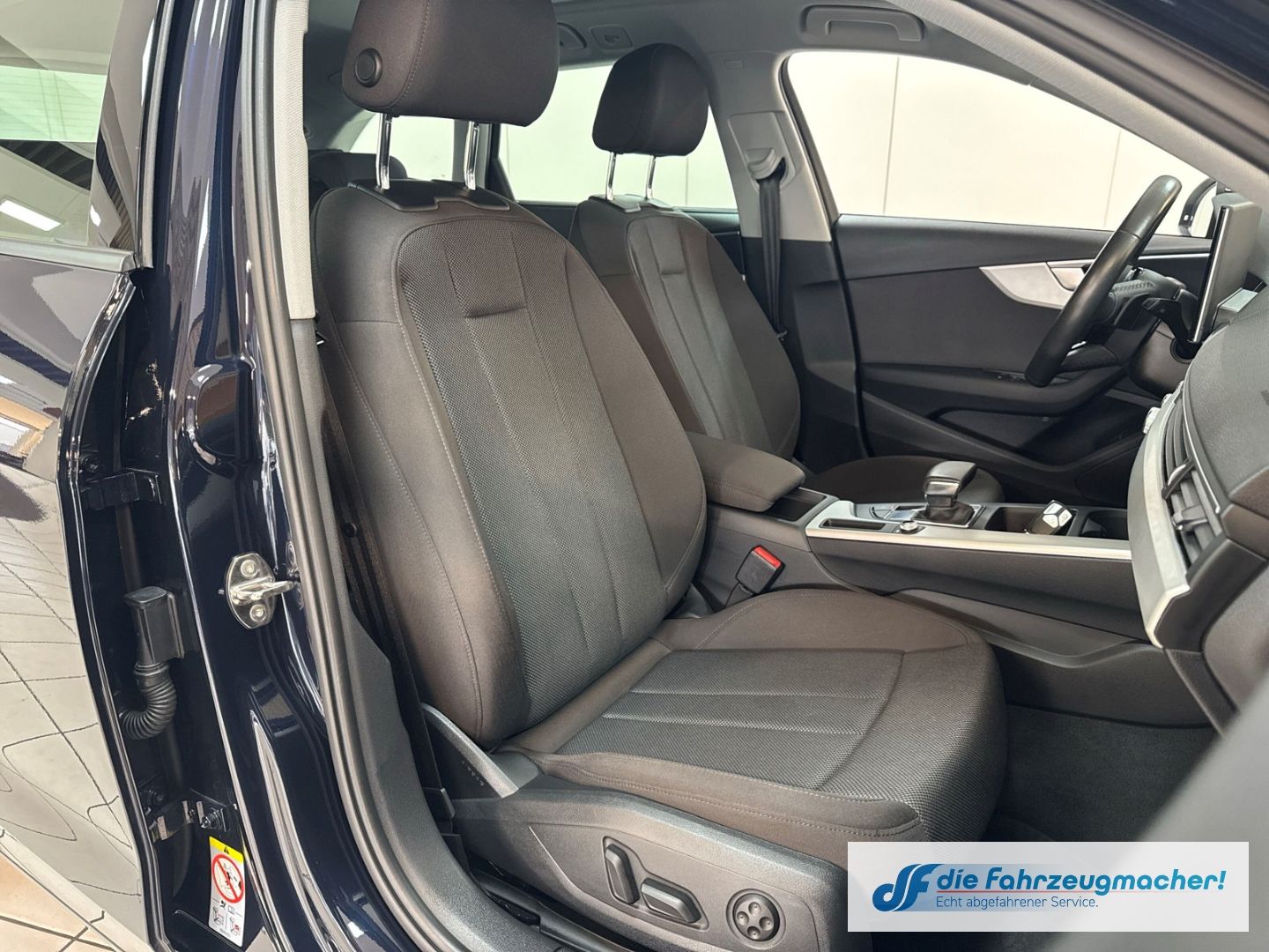 Fahrzeugabbildung Audi A4 Avant 40 TFSI AHK-klappbar Navi LED El. Heckk