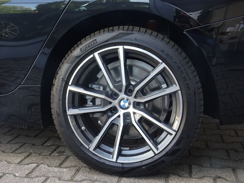 BMW 330 - Bild 9