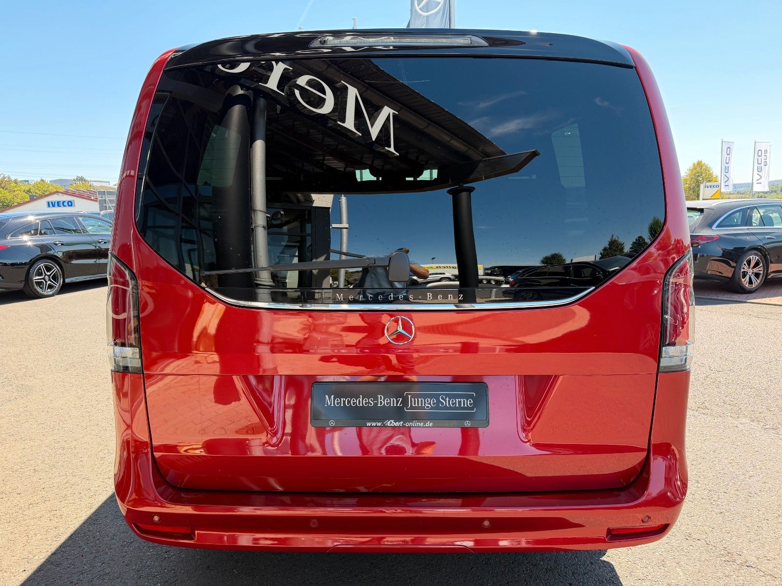 Fahrzeugabbildung Mercedes-Benz V 300 d AVA 4MATIC Liege AHK2,5to AIRMATIC Stdh