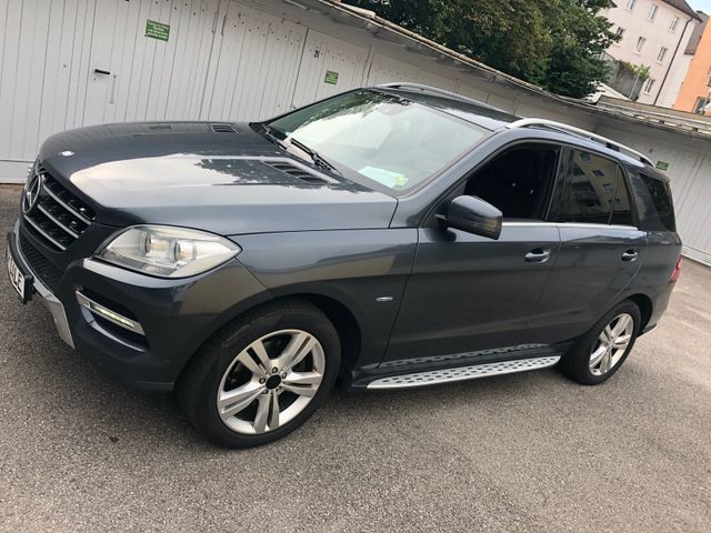 Mercedes-Benz ML 350 CDI*SPORTPAKET*LUFTFEDER*19 ZOLL*