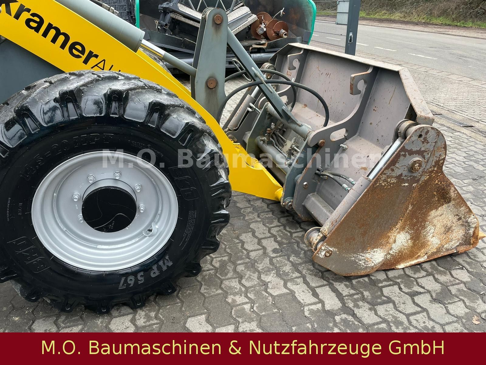 Fahrzeugabbildung Kramer 950 / 347-03 / SW / Klappschaufel /Allrad