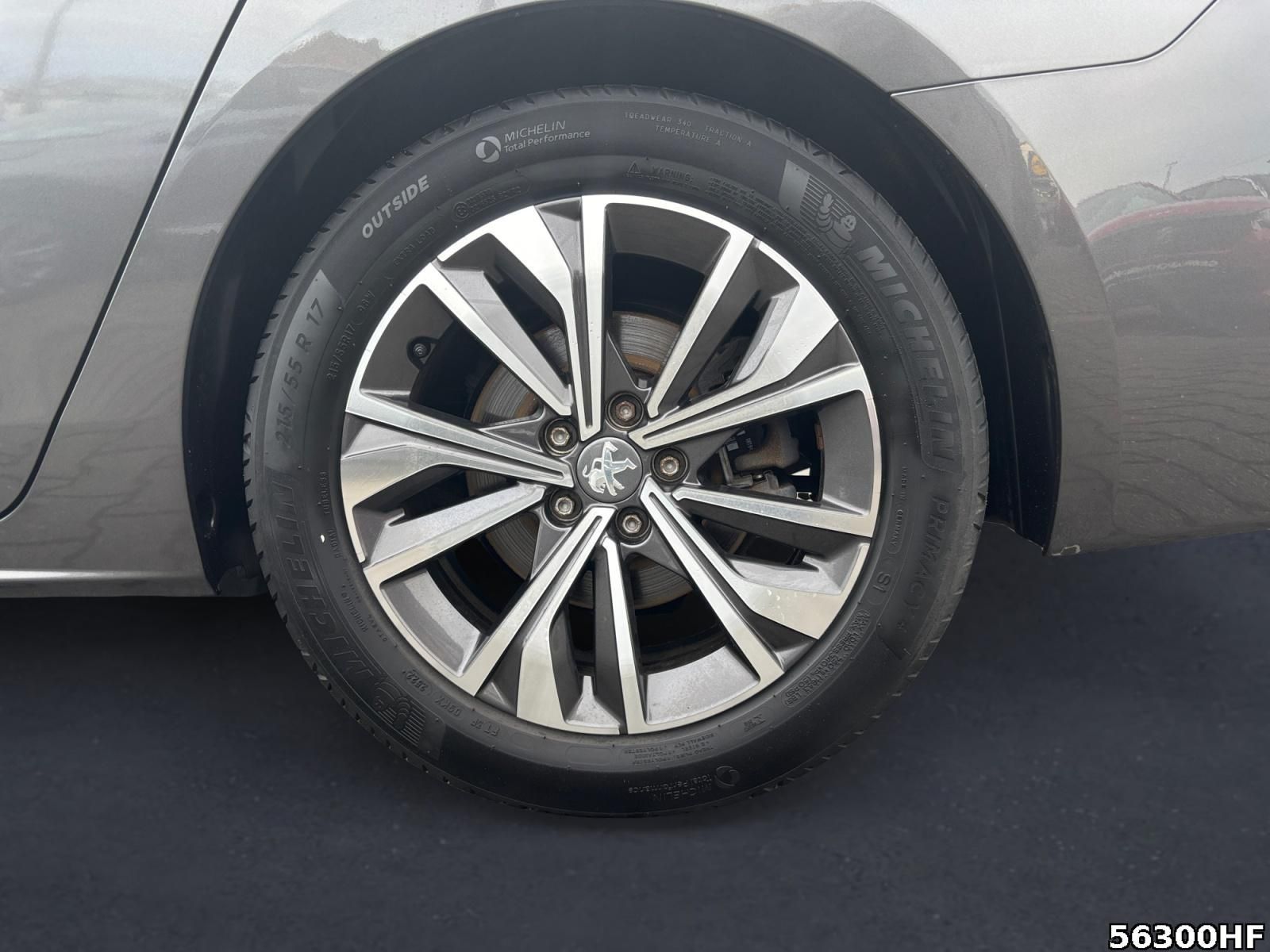 Fahrzeugabbildung Peugeot 508 SW Active Pack +SHZ+CARPLAY+NAVI+KEYLESS