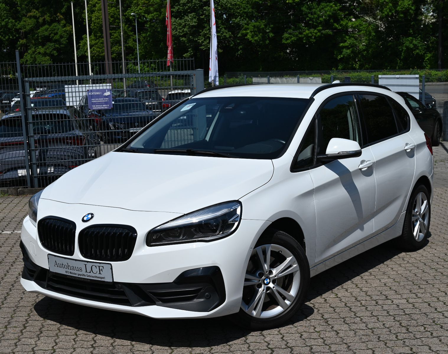 BMW 218 d Active Tourer Advantage Navi AHK LED PDC