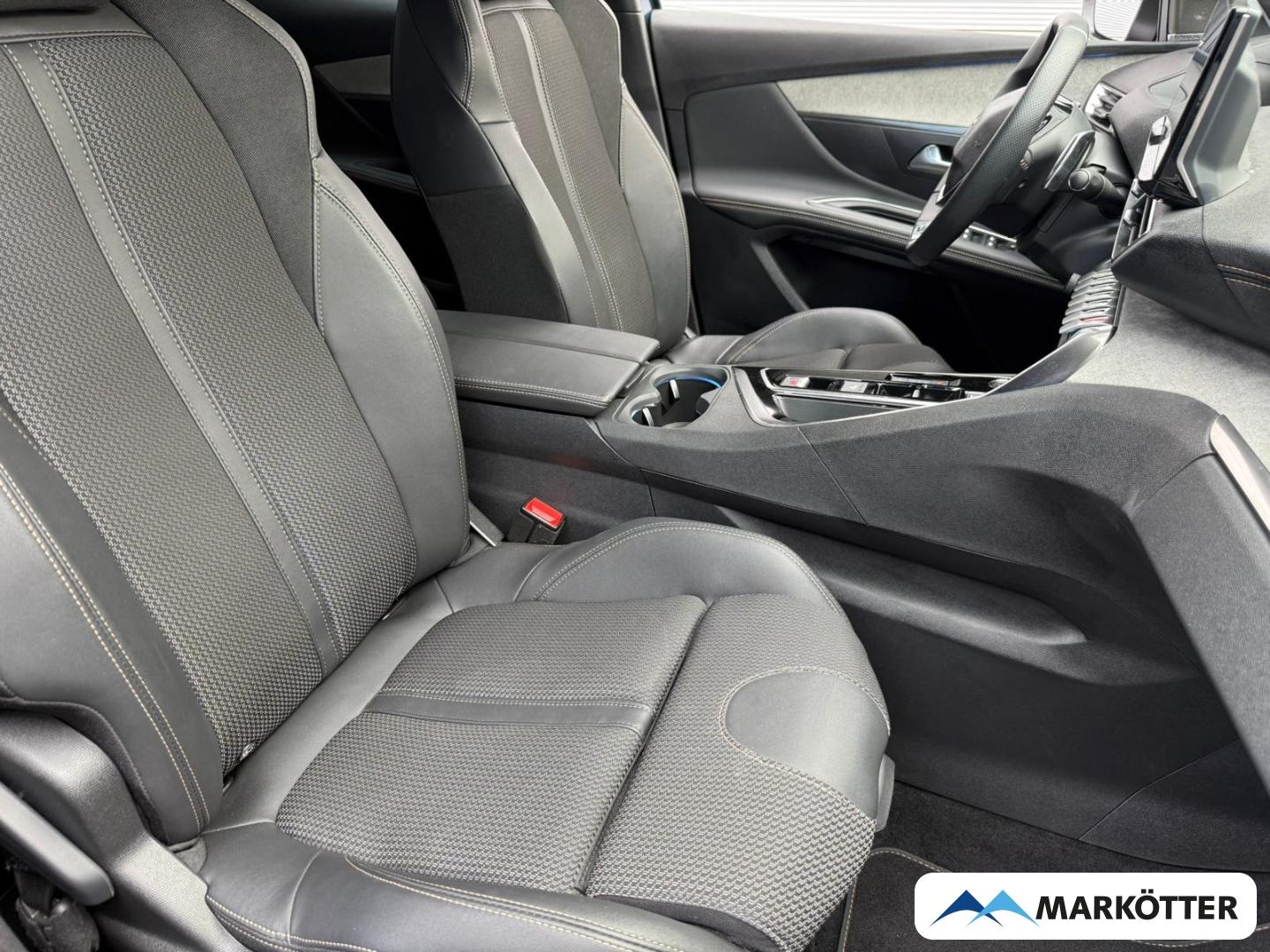 Peugeot 3008 GT ACC/BLIS/CAM/DAB/LED/NAVI/PDC/SHZ