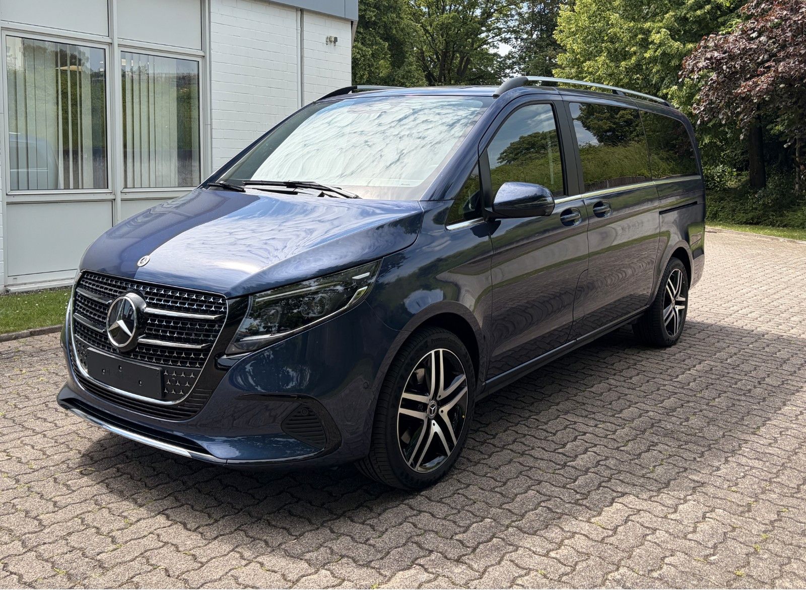 MERCEDES-BENZ V250d Multibeam, 7 Sitze, AHK, 360 Grad Kamera,.