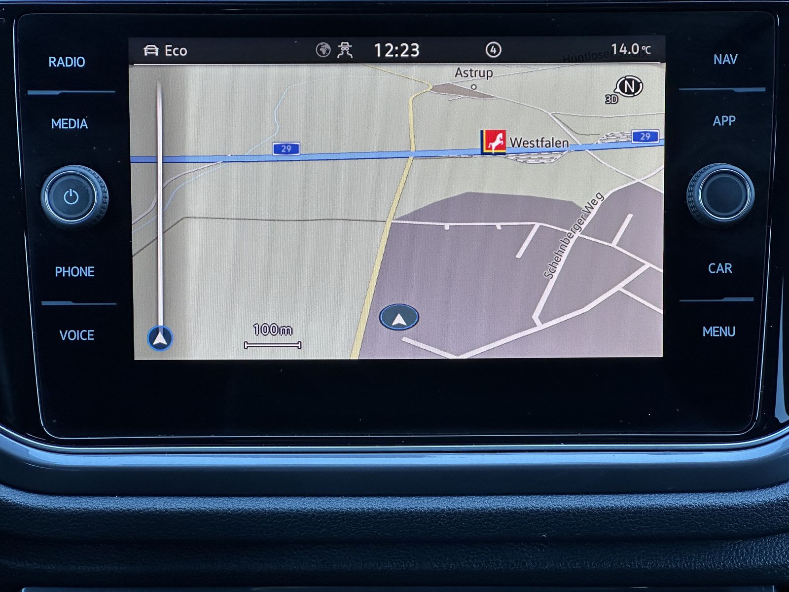 Fahrzeugabbildung Volkswagen T-Roc 2.0 TSI DSG R-Line 4M NAV+LED+ACC+AHK+KAM