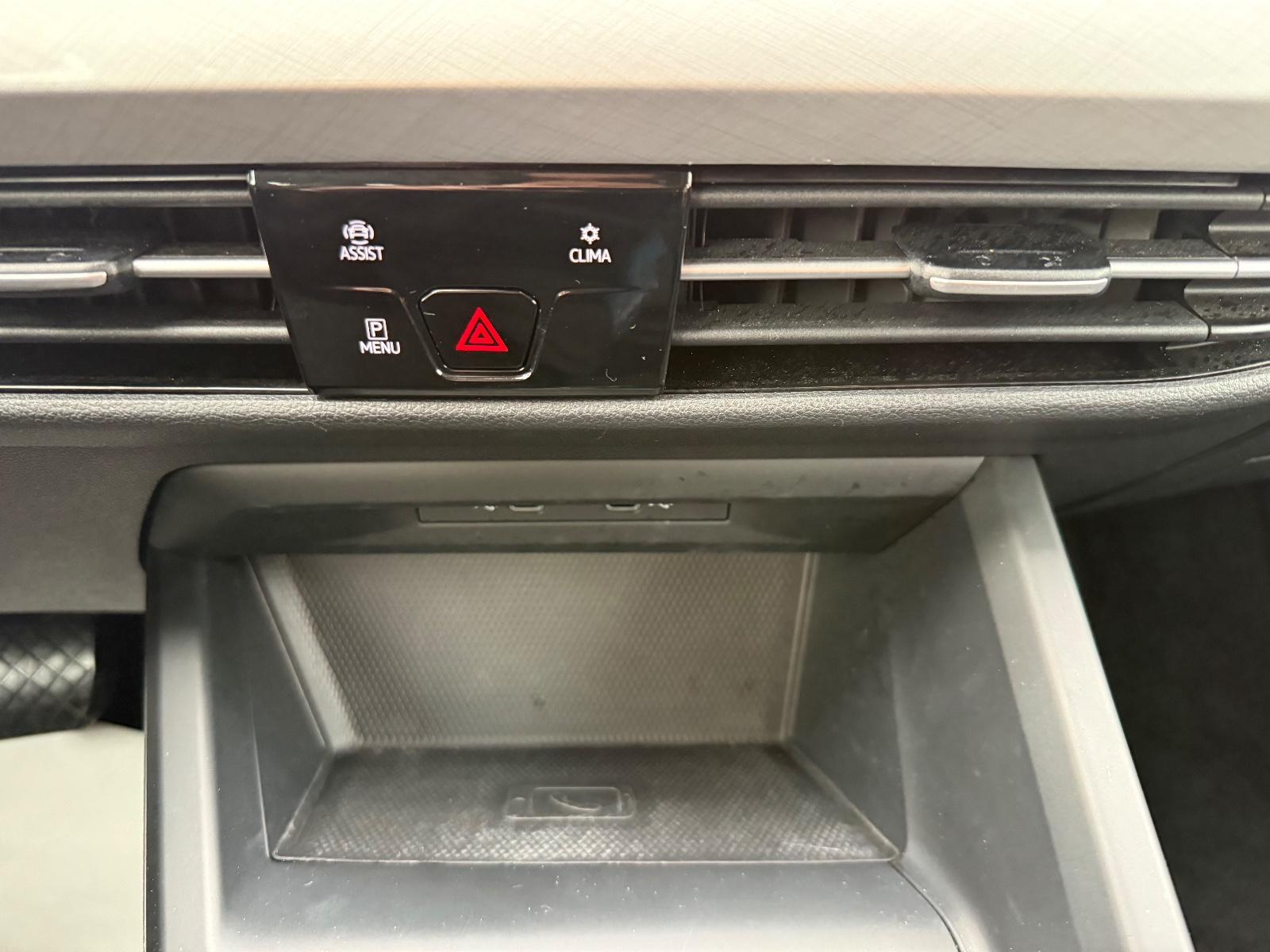 Volkswagen Golf VIII LIM. 1.5 TSI Life/DSG/ACC/NAVI/LED/ALU, миниатюра 26