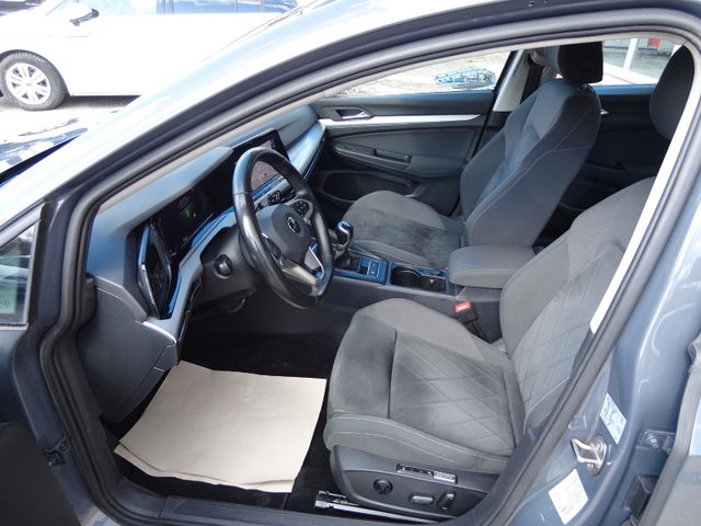 Fahrzeugabbildung Volkswagen Golf VIII Lim. Life/Virtual/LED/Navi/PDC/2.Hd/