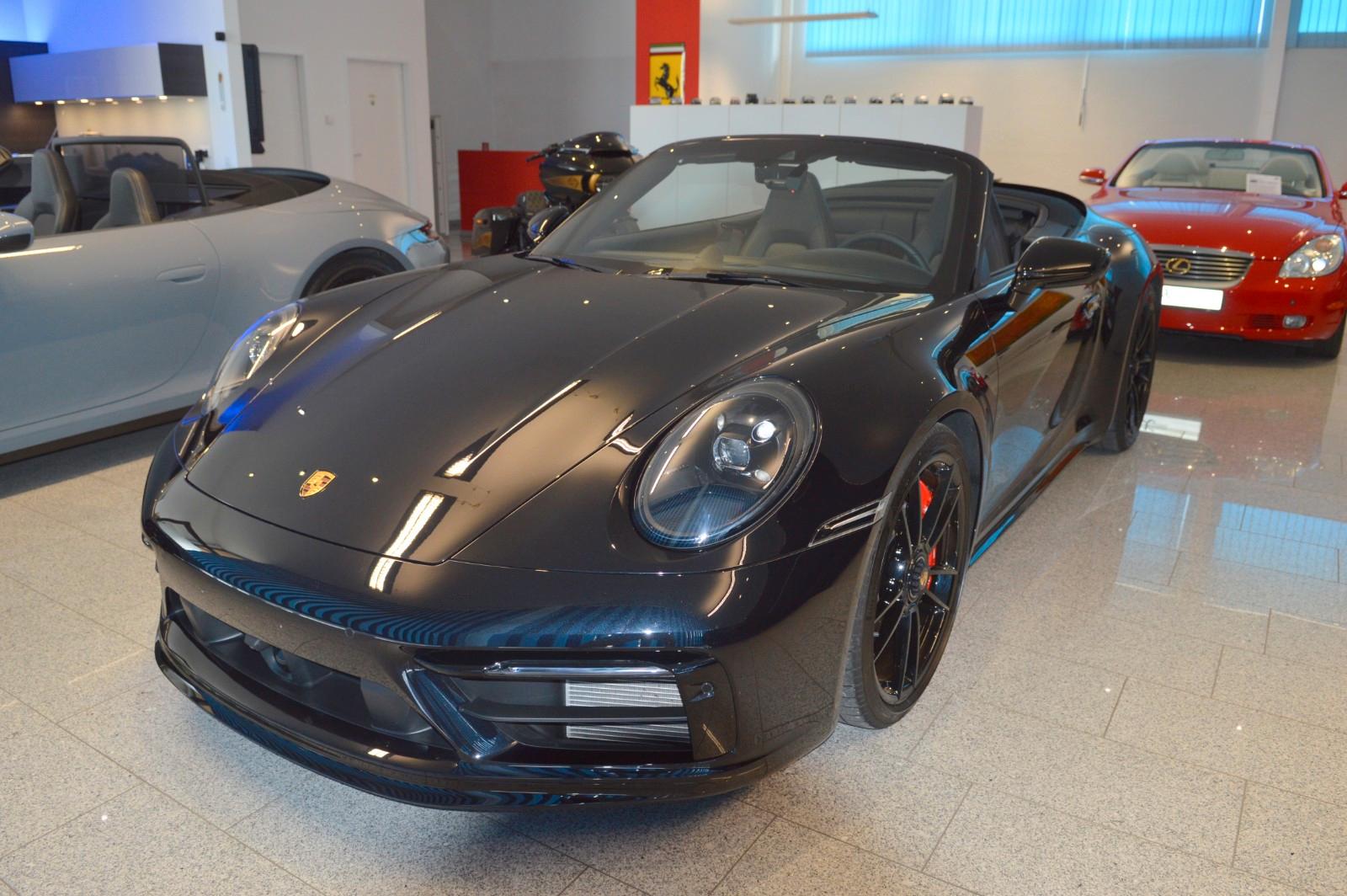 Porsche 992 Carrera 4 GTS Cabrio / 1. Hd / Approved