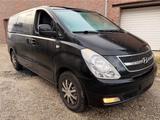 Hyundai H-1 / 2.5 / 8-Sitzer / Klima / Sit... - gebrauchte Hyundai H-1 aus dem Jahr 2011