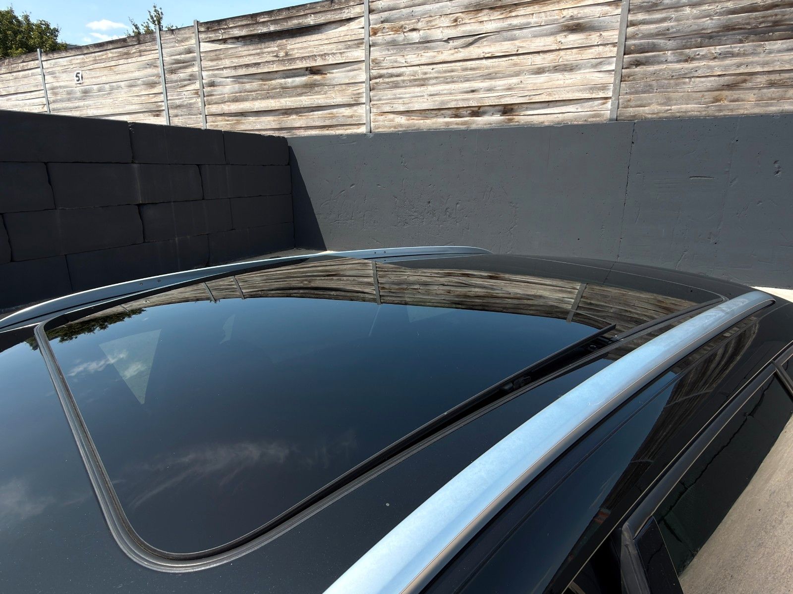 Fahrzeugabbildung SEAT Leon ST 1.5 TSI DSG Xcellence CarPlay PANO CAM