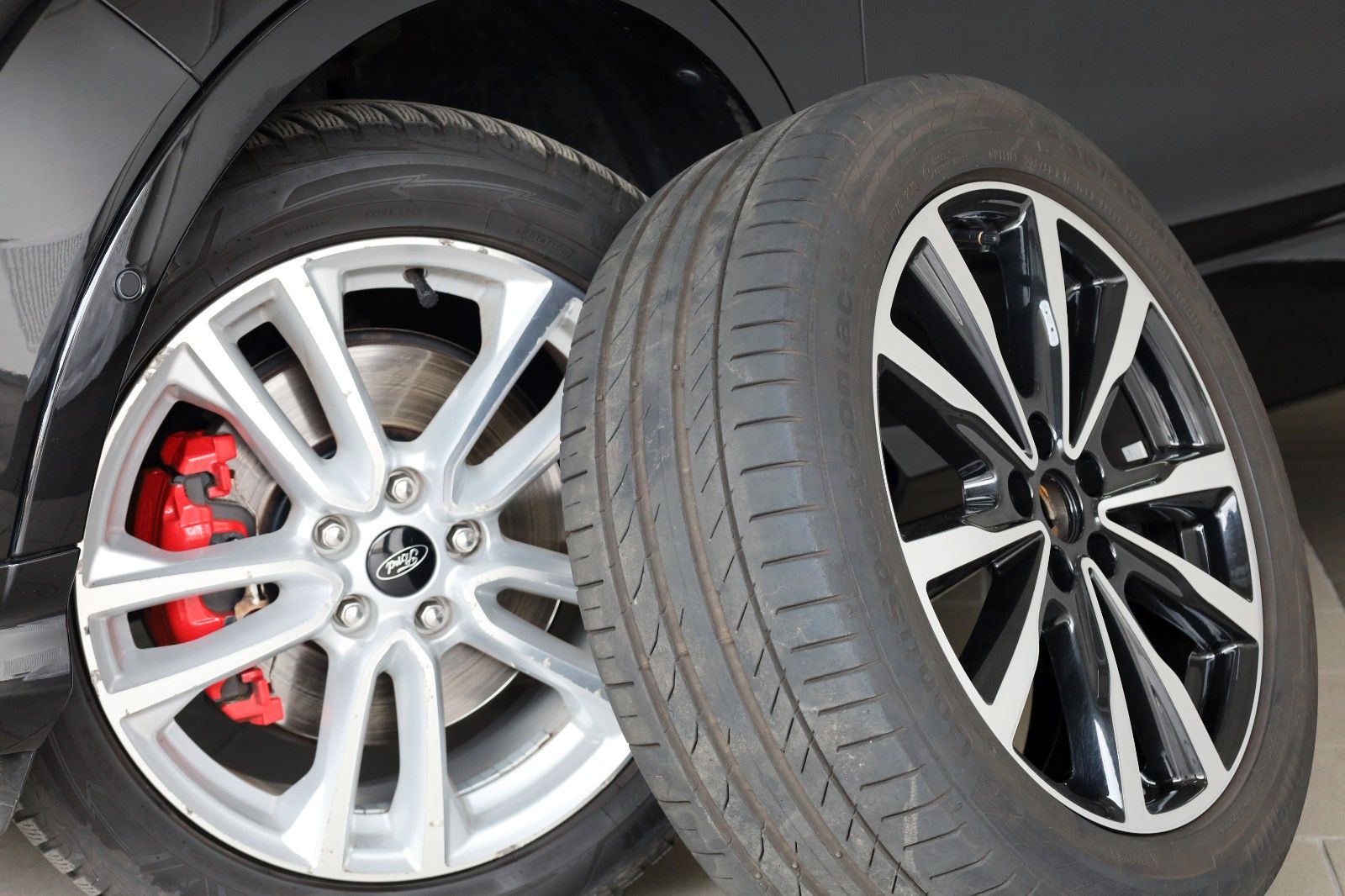 Fahrzeugabbildung Ford Kuga ST-Line T.Leder,Navi,Panorama,Kamera,SH,AHK