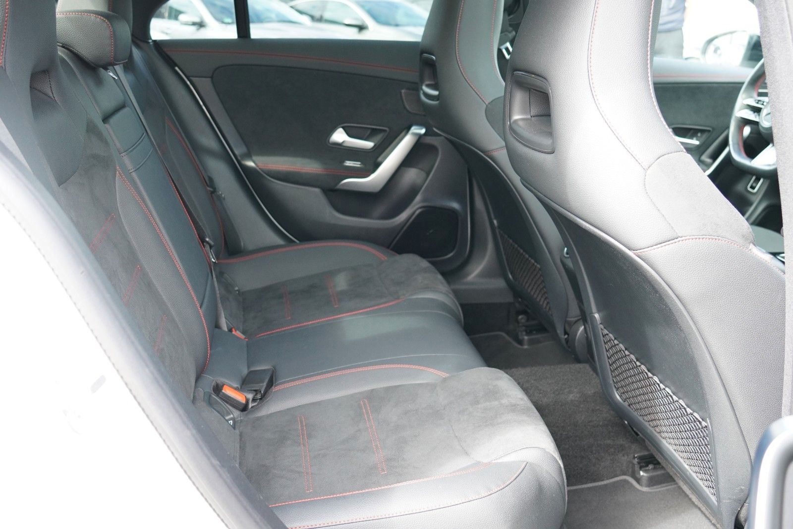Mercedes-Benz CLA 250 4Matic AMG Line  *JUNGE STERNE*FACELIFT* foto 17