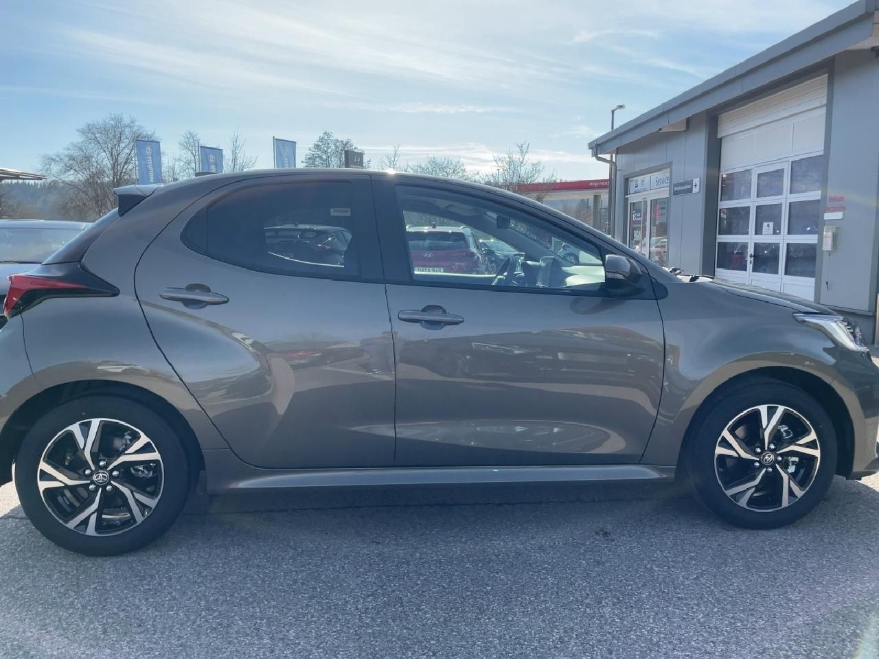 Fahrzeugabbildung Toyota Yaris Hyb. Teamplayer +Safety-Pak. +Comfort-Pak.