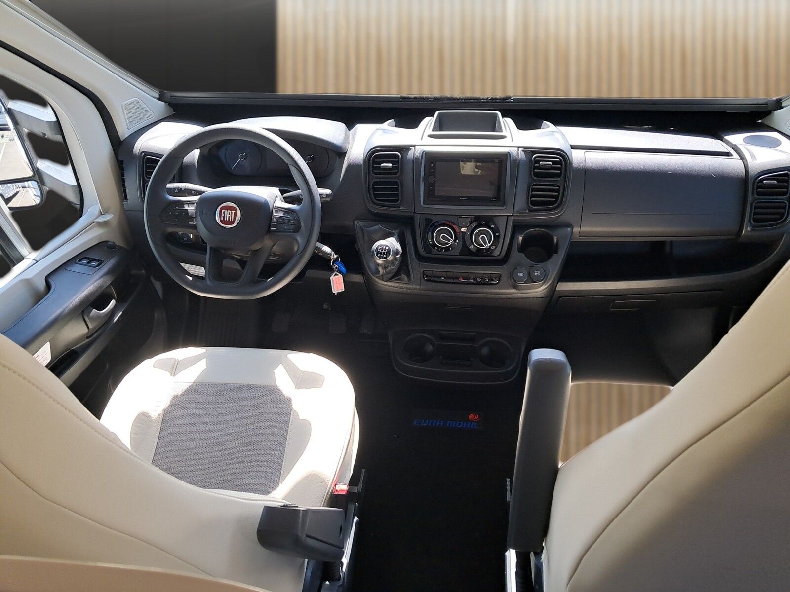 Fahrzeugabbildung Eura Mobil Activa One 690 HB Sat/TV Markise Navi Radträger