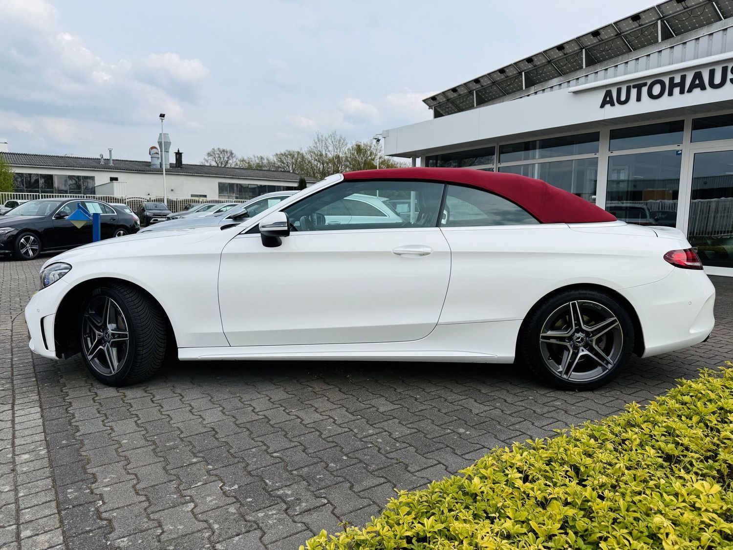 Fahrzeugabbildung Mercedes-Benz C 200 CABRIO AMG, Autom., Multibeam, RFK, Tot, N