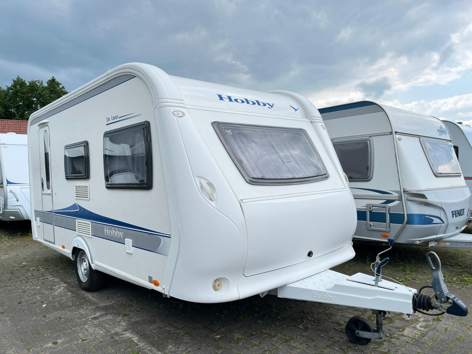 Hobby DE LUXE  440 SF - Querbett/Seitensitzgruppe/