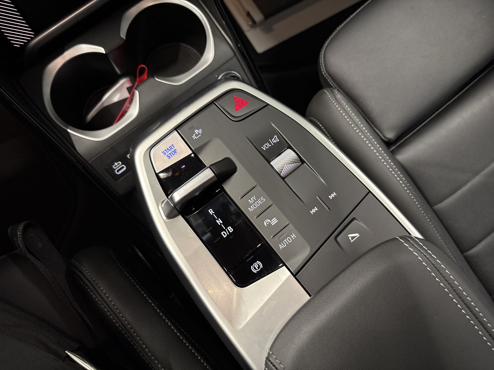 BMW iX2 - Bild 16