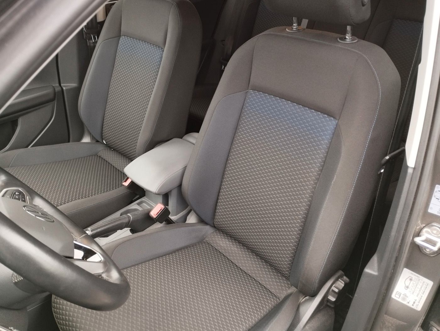 Fahrzeugabbildung Volkswagen T-Cross 1.0 United AHK ACC PDC Klimaautom. Allw