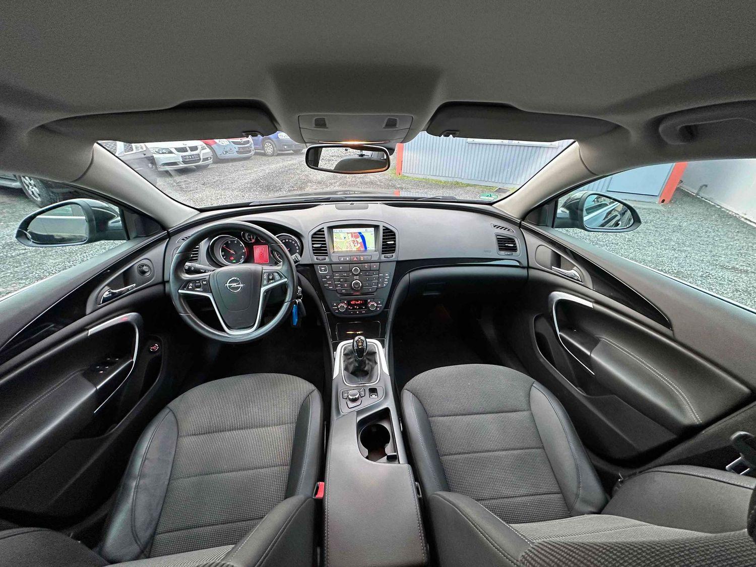 Opel Insignia 2013 — photo 11