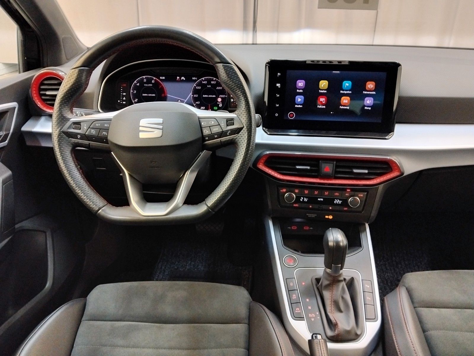 Seat Arona (06/2024, Benzin)