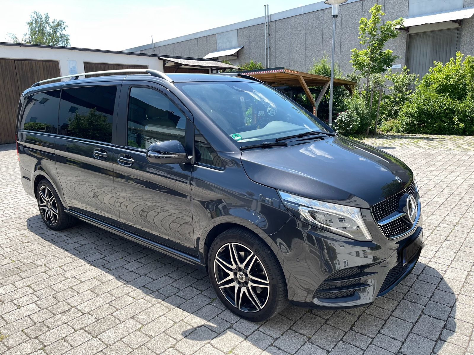 MERCEDES-BENZ V 300d AMG Line 4Matic PANO, LUFT, VOLL, 7s AHK