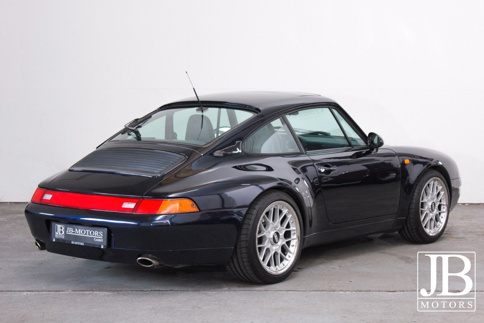 Fahrzeugabbildung Porsche 911 993 Carrera Coupé Schalter Deutsch