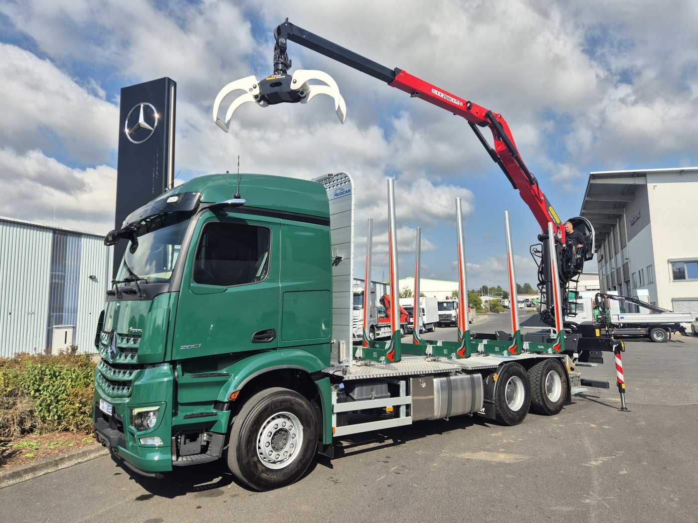 Fahrzeugabbildung Mercedes-Benz Arocs 2651 L 6x4 Kran Epsilon TZ 12-86 Retarder