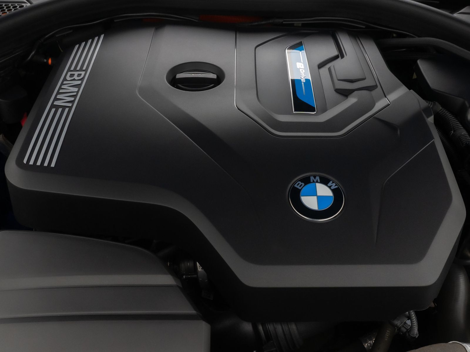 Fahrzeugabbildung BMW 330e xD  M Sport Panorama Kamera HUD DAB HiFi