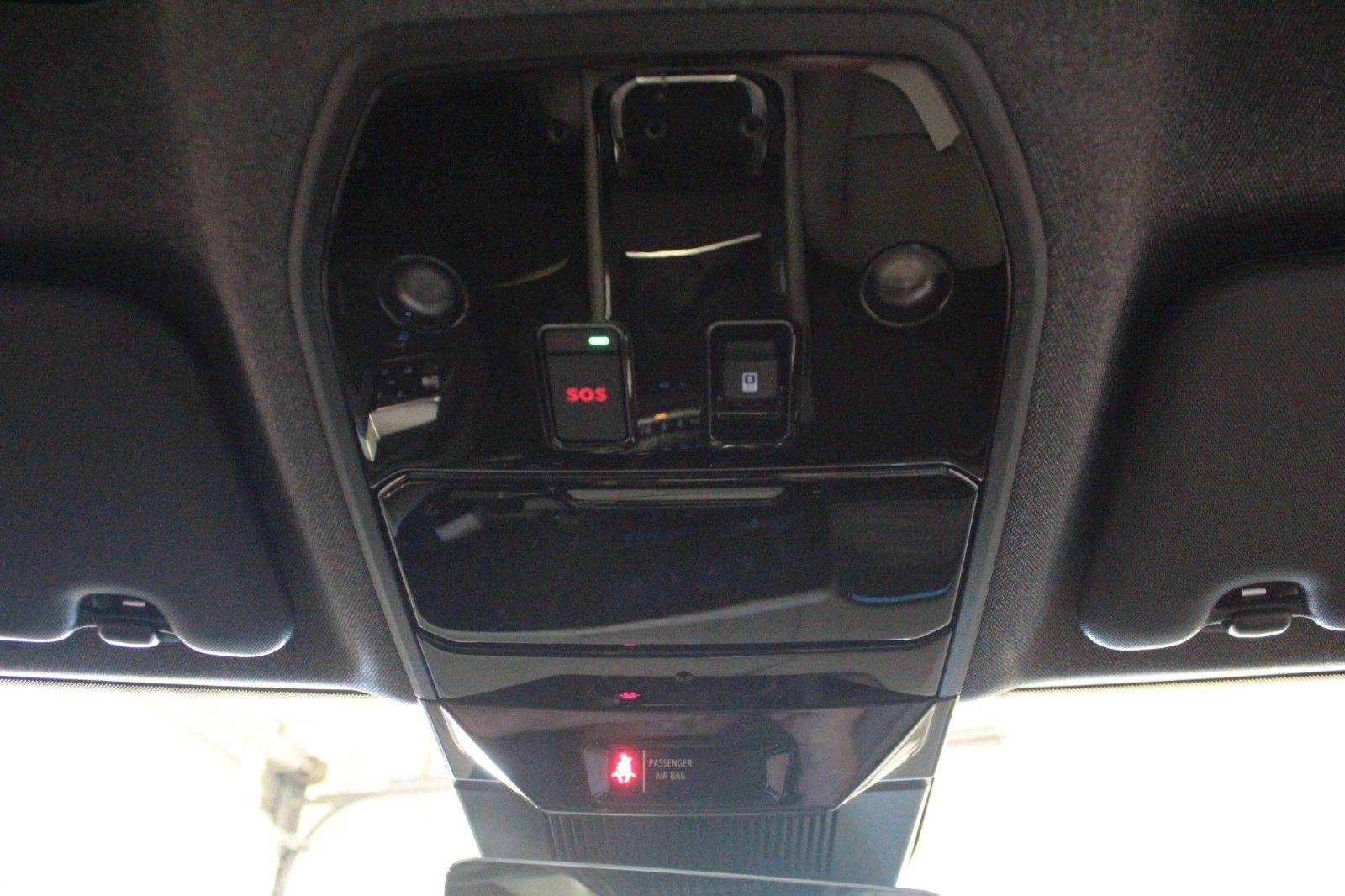 Fahrzeugabbildung Renault Espace E-Tech Full Hybrid 200 Iconic 5-Sitzer