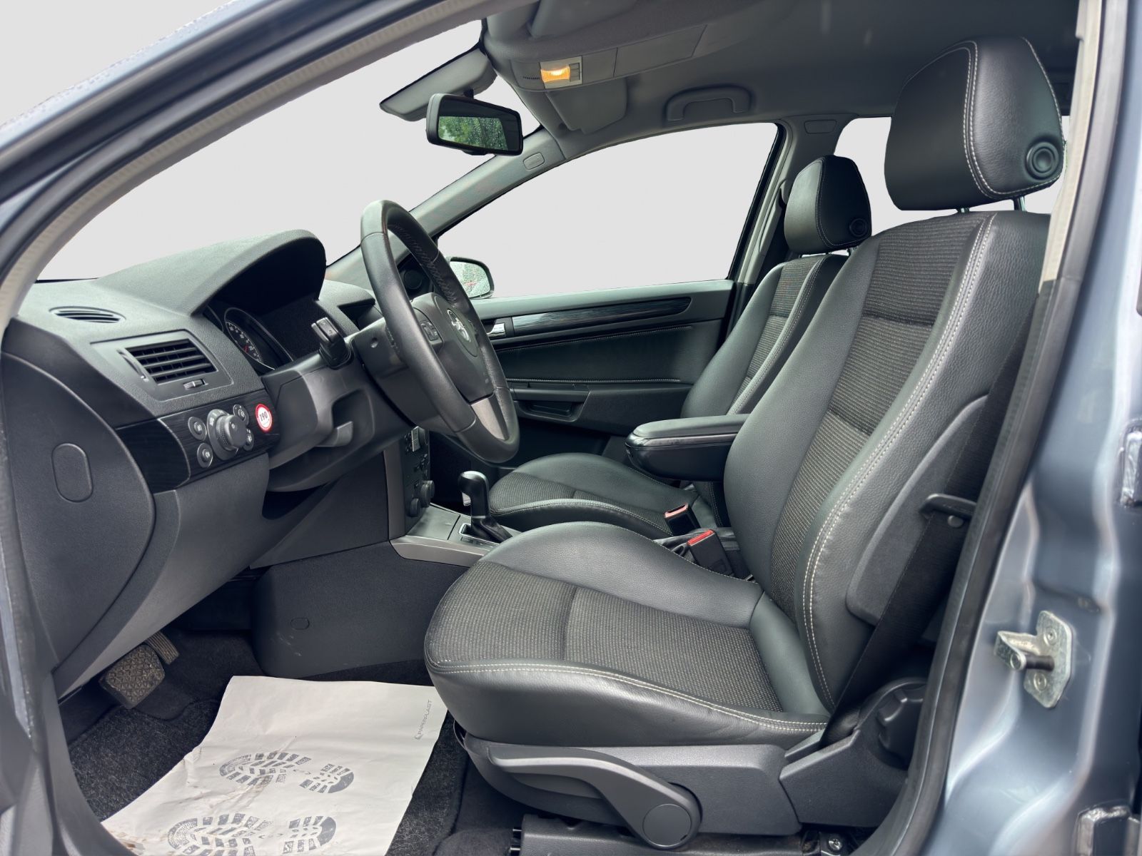 Fahrzeugabbildung Opel Astra Station Wagon/PDC/Tempom./Klimaautom.
