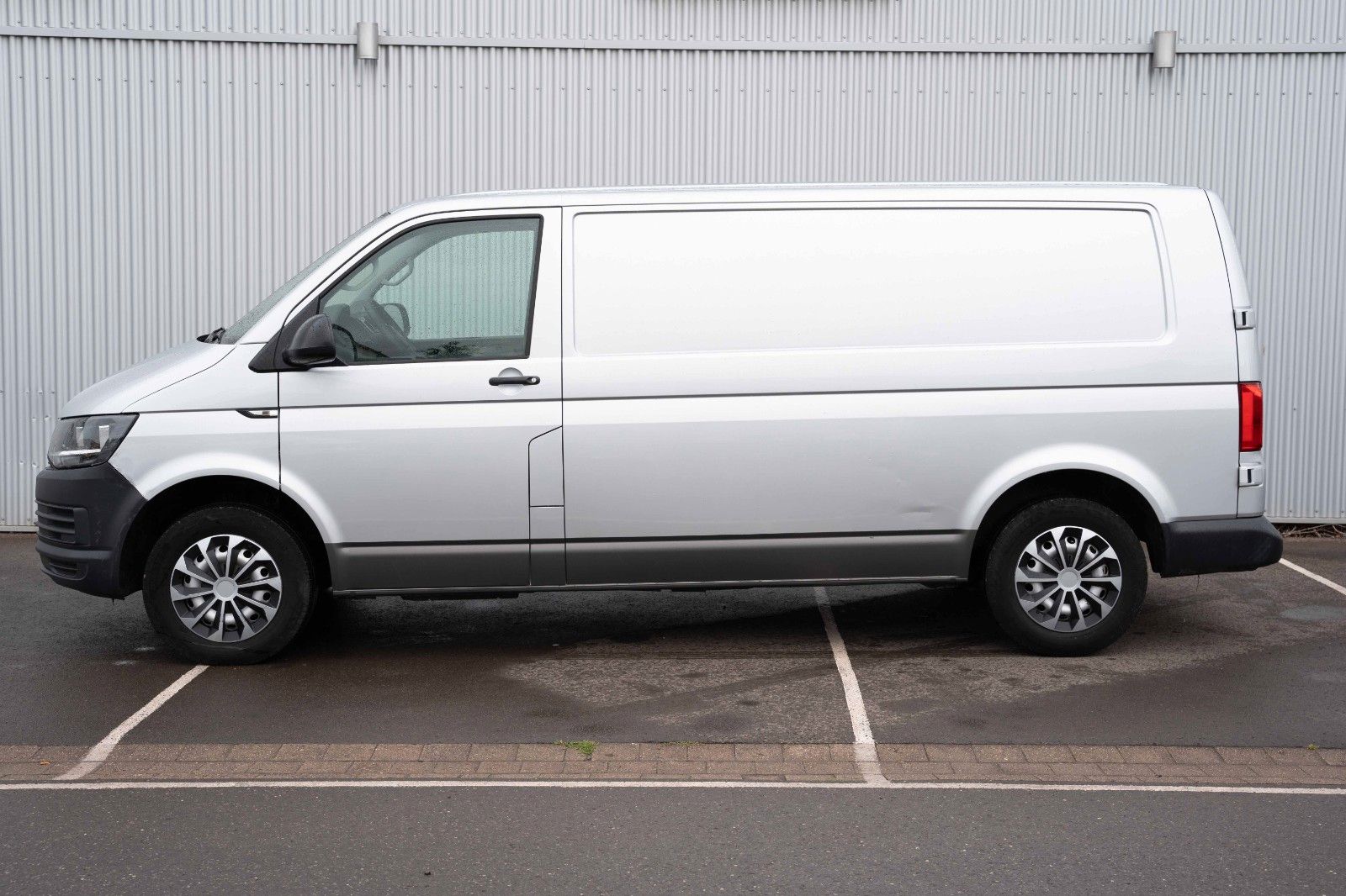 Fahrzeugabbildung Volkswagen T6 TRANSP KA LANG 2.0TDI AHK PDC TEL KLIMA