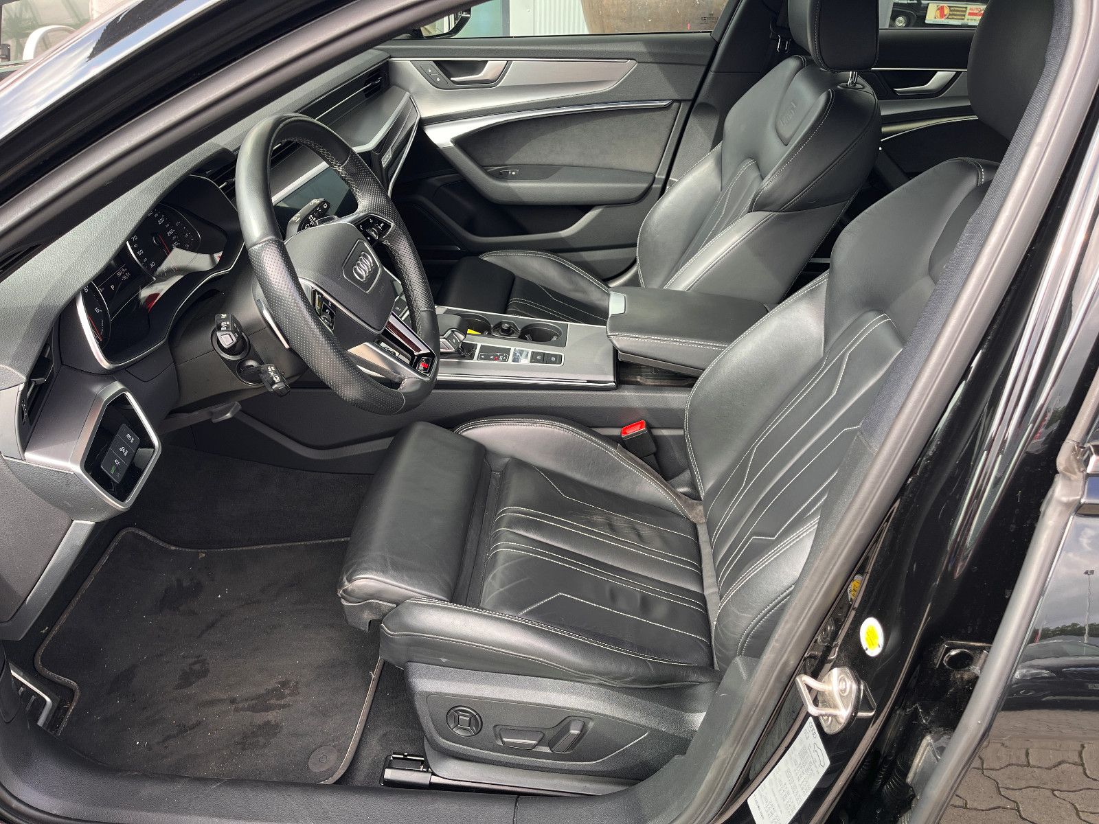 Fahrzeugabbildung Audi A6 Avant 40 TDI quattro sport S-line