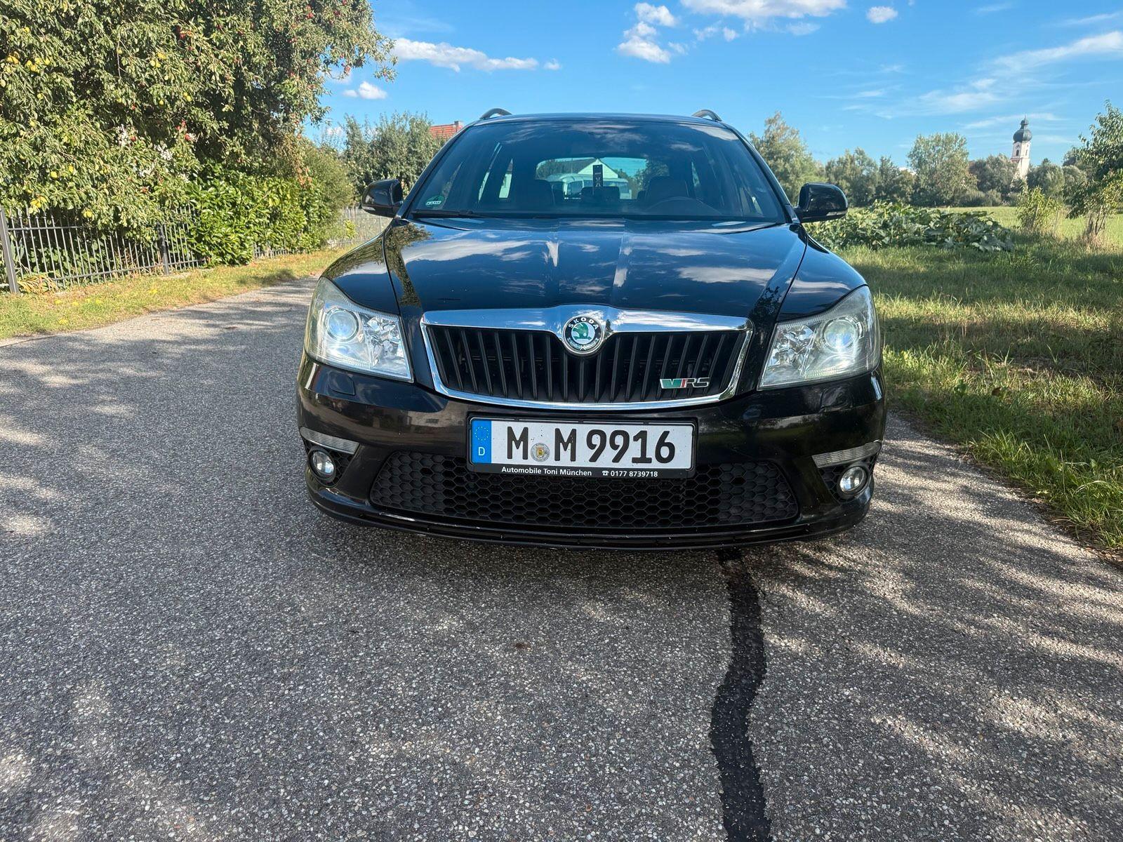 Skoda Octavia 2011 — interior