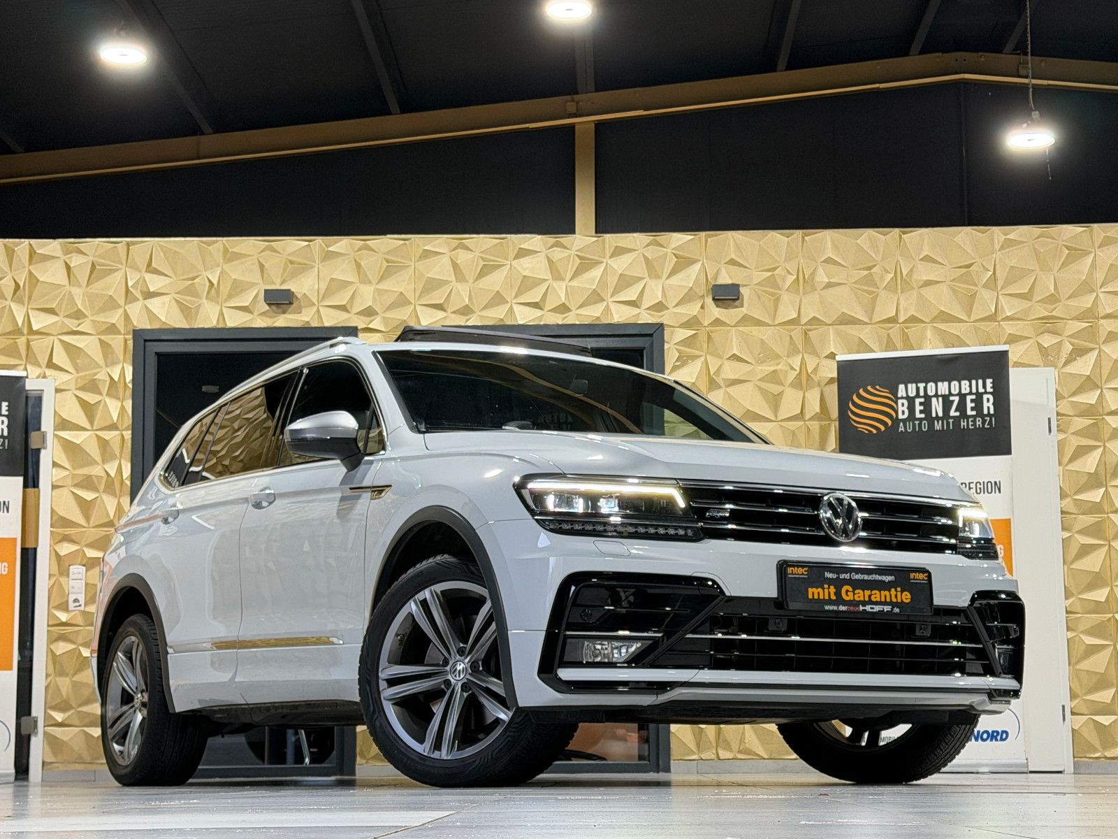 Fahrzeugabbildung Volkswagen Tiguan Allspace Highline 4Motion/R-LINE/PANO/LED
