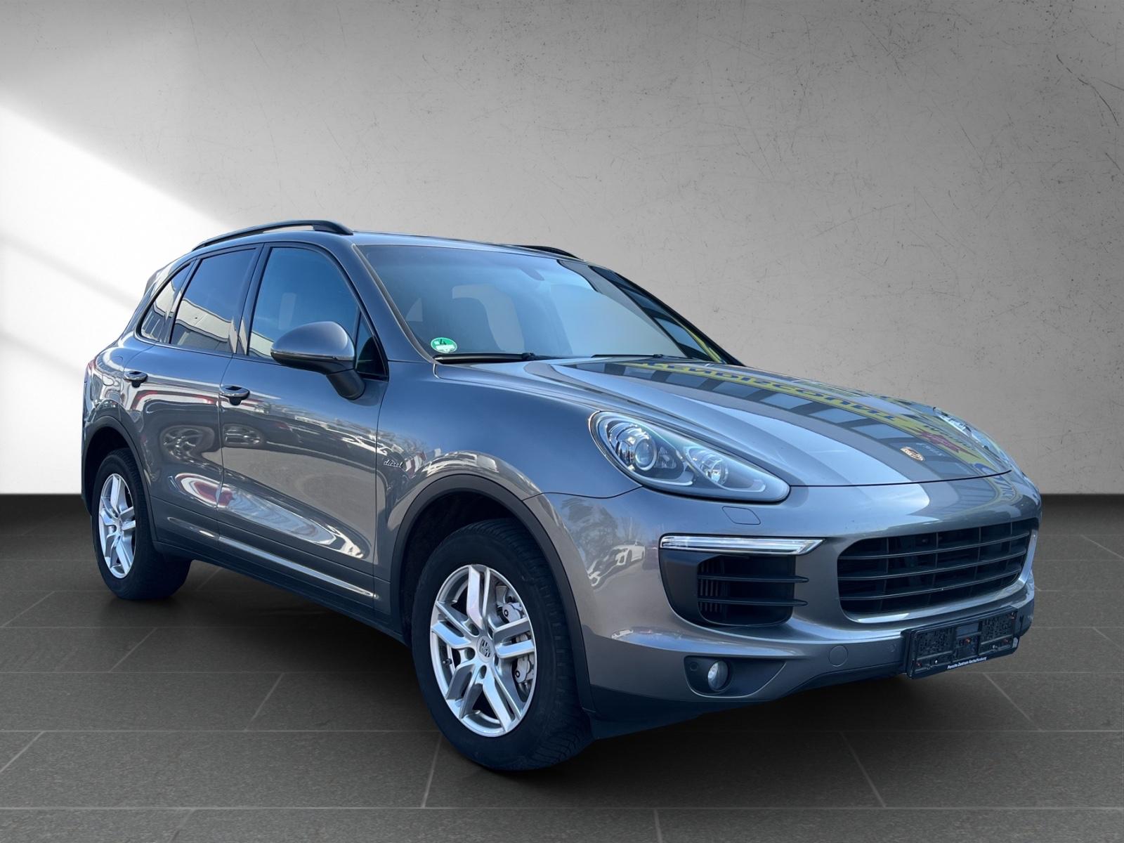 Porsche Cayenne S Diesel leichter Heckschaden